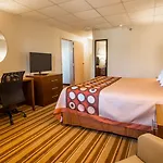 Super 8 By Wyndham State College