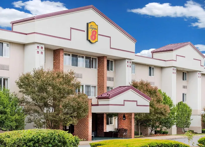 Super 8 By Wyndham State College